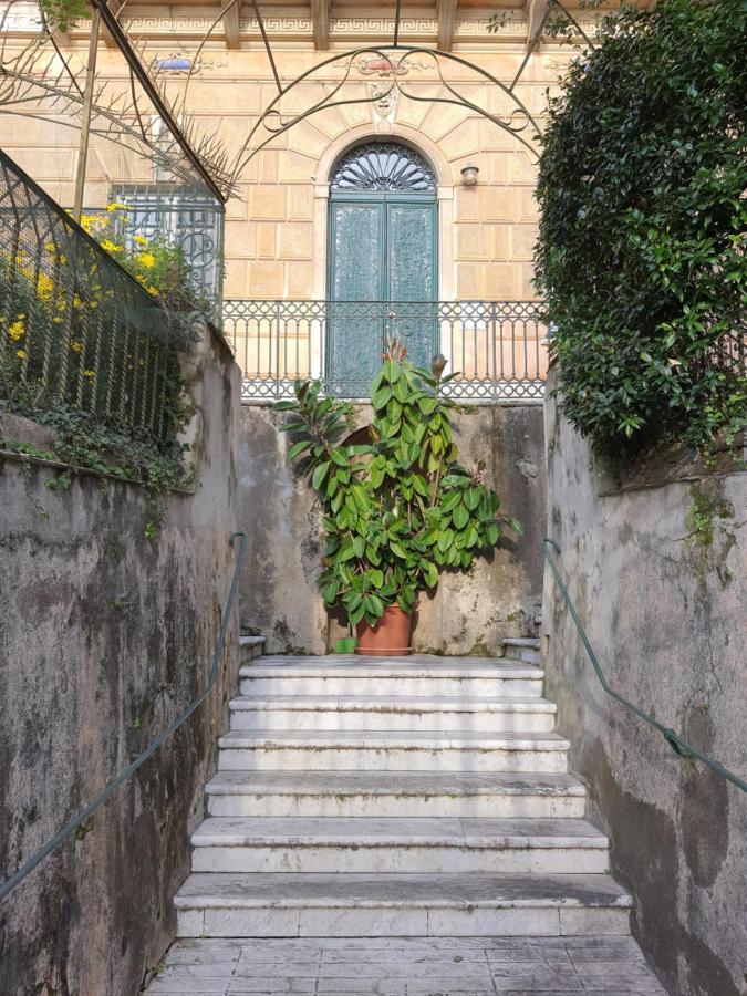 Palazzo Degli Armatori Appartamento Storico 카모글리 외부 사진